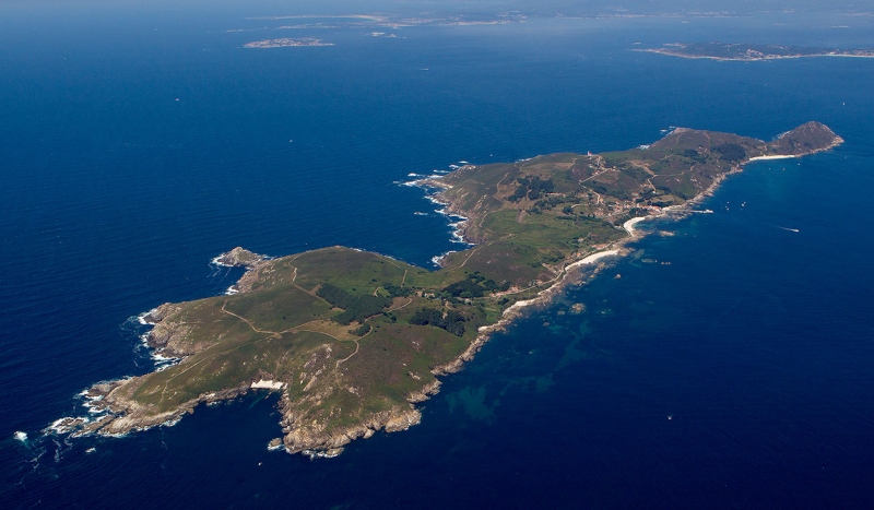 Het eiland Ons voor de kust van Galicië